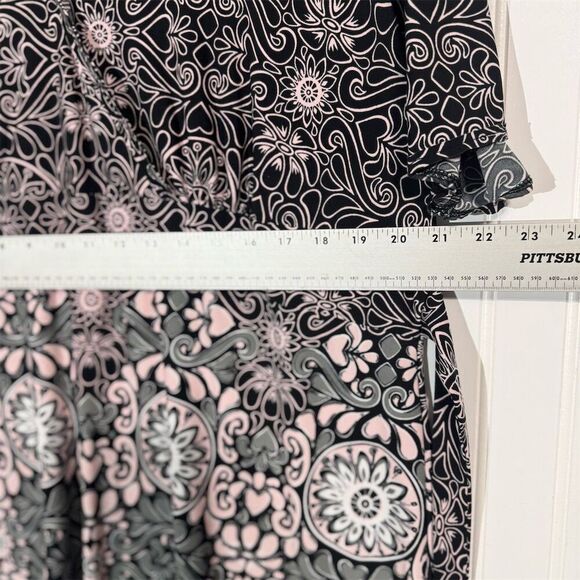 Lane Bryant 18/20W Boho Medallion Print Empire Waist Top Plus Size Stretch VNeck - Picture 7 of 9